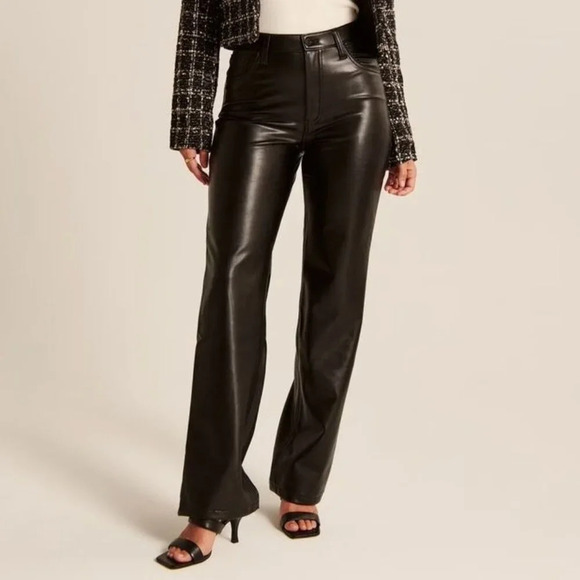 Abercrombie & Fitch The '90s Relaxed Jean Curve Love Black Faux Leather Size 14s - Picture 1 of 10
